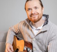 Chvíle relaxu s gitarou.